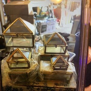 Well preserved in box trinket boxes /jewlery boxes 16 piece set 4 shapes